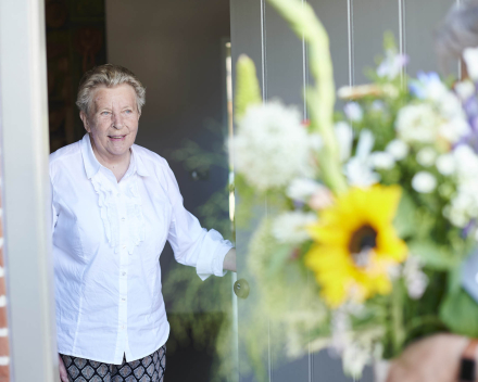 Zet je buur in de bloemetjes op Dag van de buren 