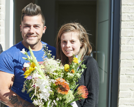 Zet je buur in de bloemetjes op Dag van de buren 