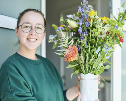 Zet je buur in de bloemetjes op Dag van de buren 