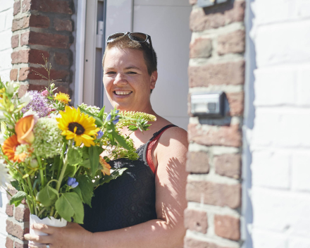 Zet je buur in de bloemetjes op Dag van de buren 